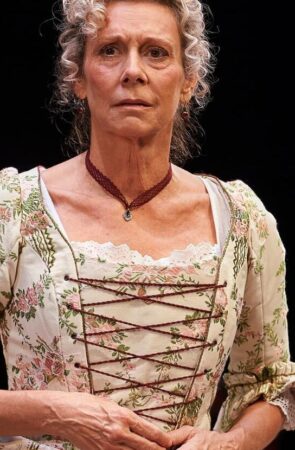 LA CORONA D'ESPINES. Teatre Nacional de Catalunya